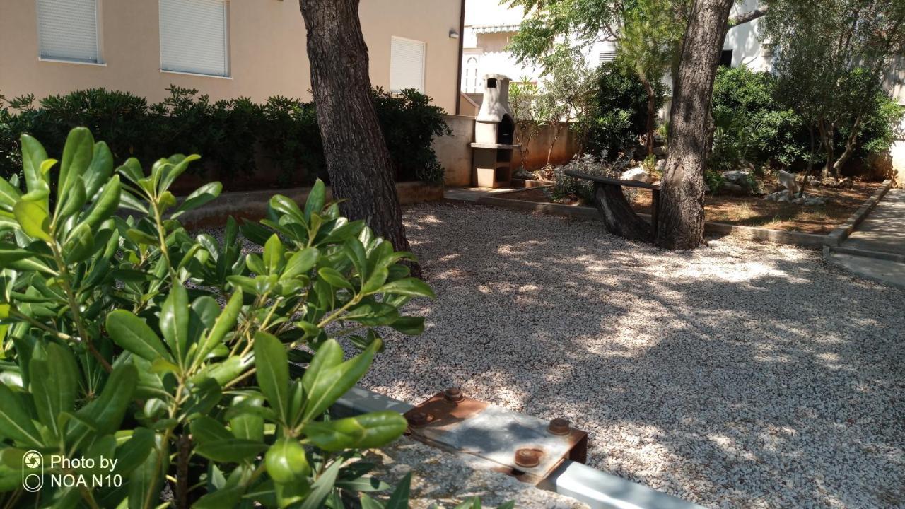 Apartman Nardi Vir Exteriér fotografie